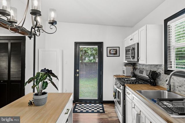 225 VAN KIRK ST, Beverly, NJ 08010