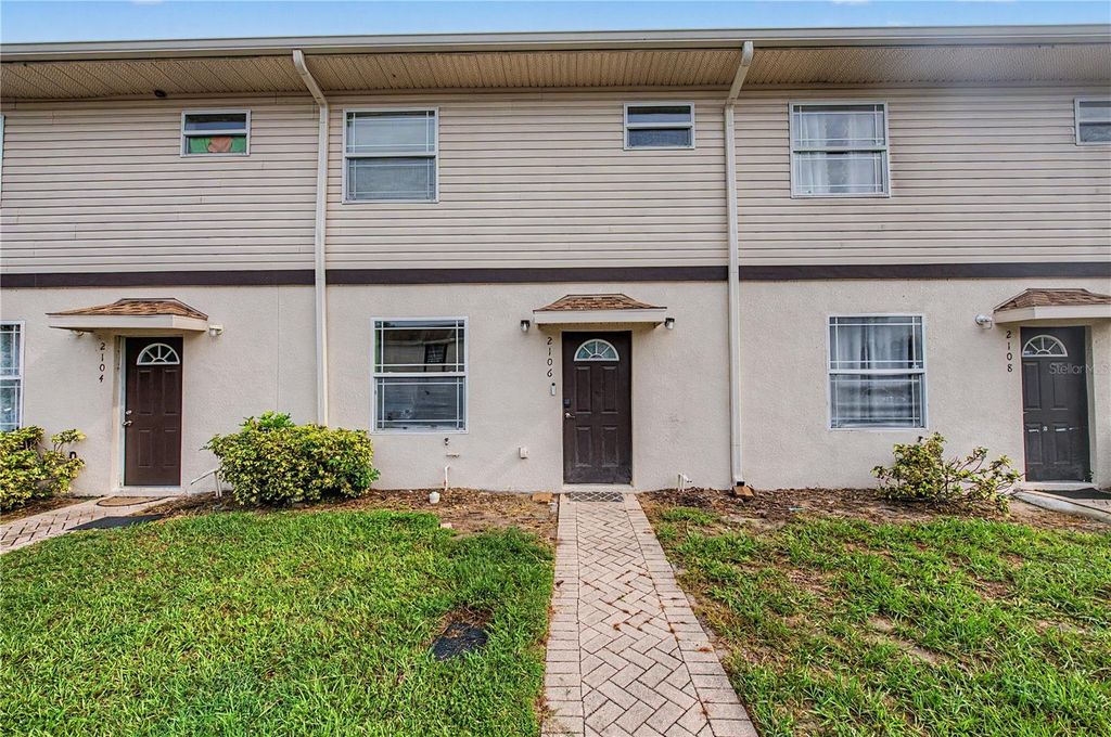2106 PINE CHACE COURT, Tampa, FL 33613