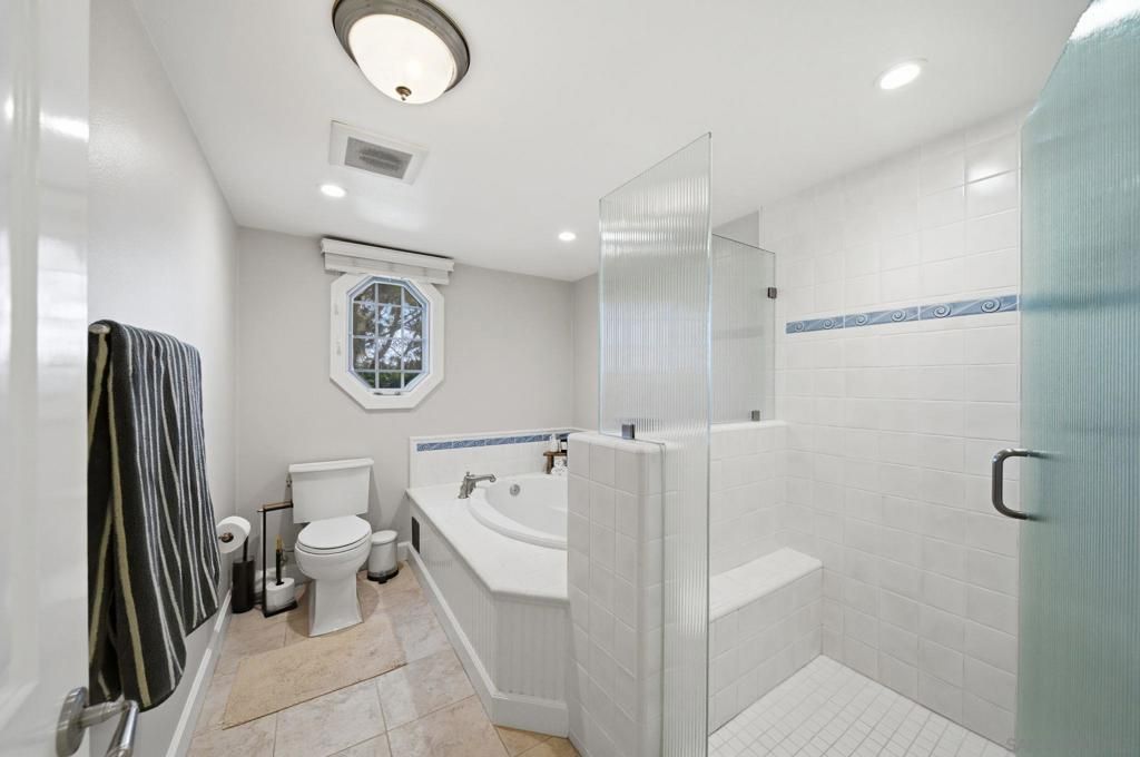 Image 19 of property listing at 2148 S Coast HWY, Oceanside, CA 92054