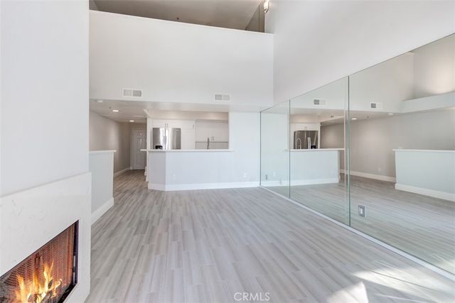 200 Pacific Coast Highway 137, Huntington Beach, CA 92648