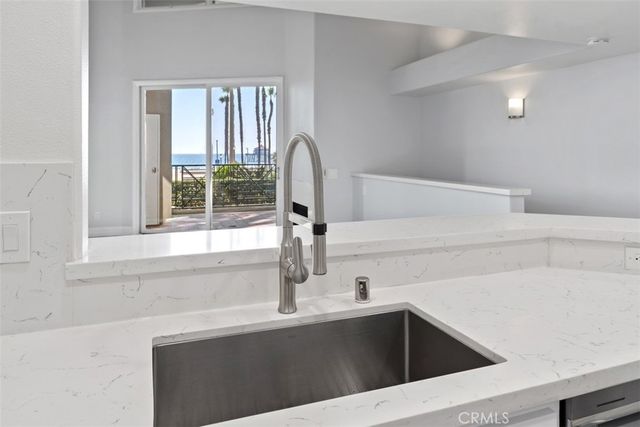 200 Pacific Coast Highway 137, Huntington Beach, CA 92648