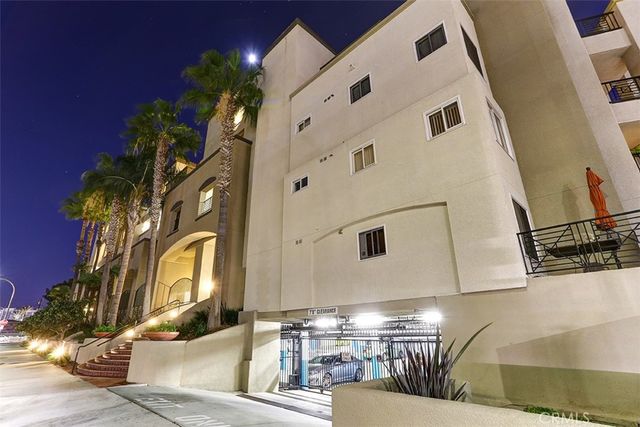 200 Pacific Coast Highway 137, Huntington Beach, CA 92648