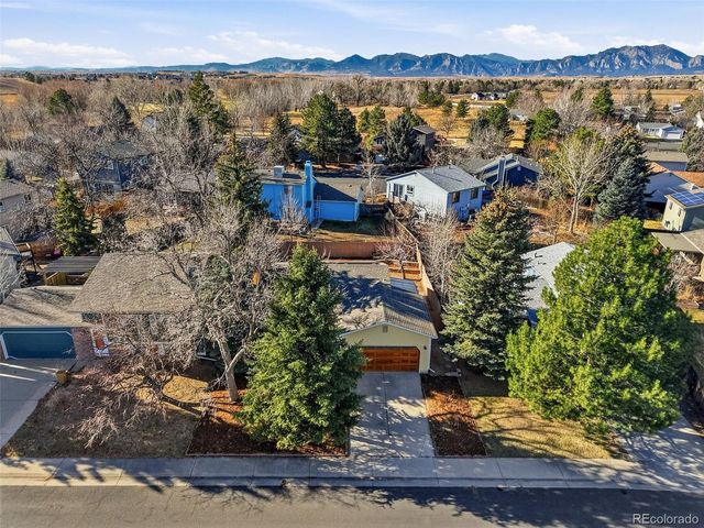 385 Lilac Cir, Louisville, CO 80027