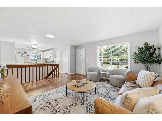 385 Lilac Cir, Louisville, CO 80027