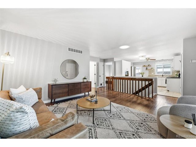 385 Lilac Cir, Louisville, CO 80027