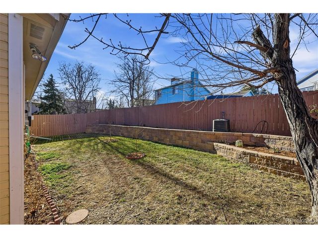 385 Lilac Cir, Louisville, CO 80027