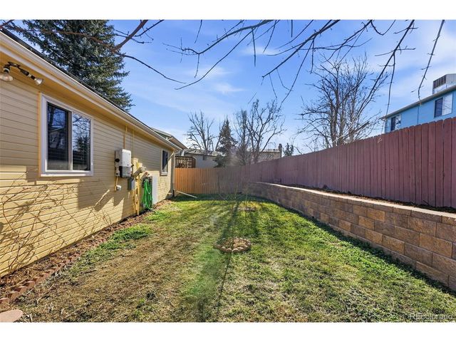 385 Lilac Cir, Louisville, CO 80027