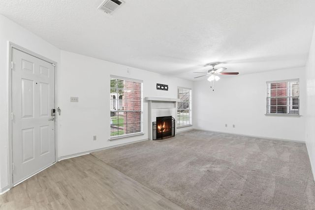 2402 Sycamore Avenue B1, Huntsville, TX 77340