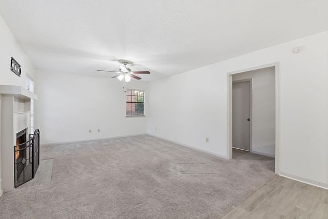2402 Sycamore Avenue B1, Huntsville, TX 77340