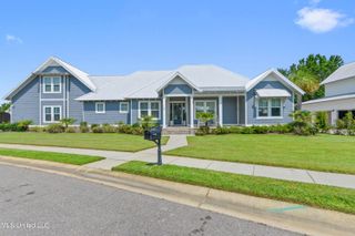 140 Seaside Drive, Ocean Springs, MS 39564