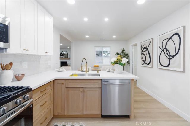 4166 Strong St, Riverside, CA 92501