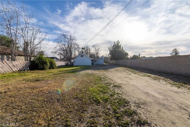 4166 Strong St, Riverside, CA 92501