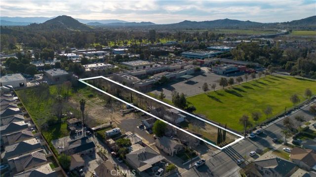 4166 Strong St, Riverside, CA 92501