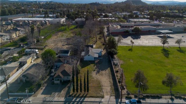 4166 Strong St, Riverside, CA 92501