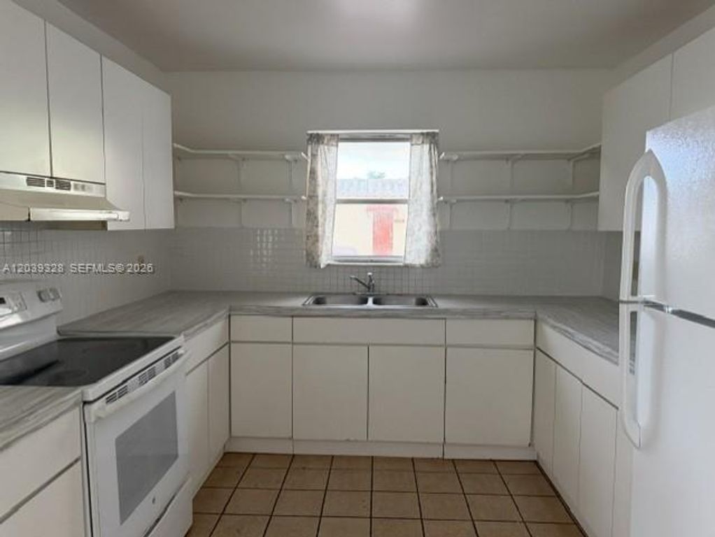 2128 Roosevelt St 3, Hollywood, FL 33020