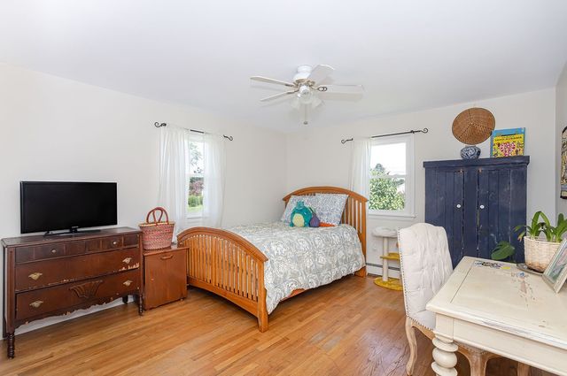 49 Evergreen Drive, Portsmouth, RI 02871