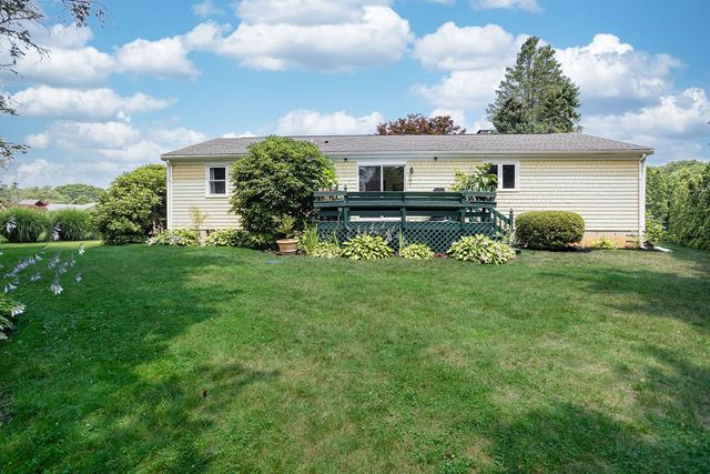 49 Evergreen Drive, Portsmouth, RI 02871