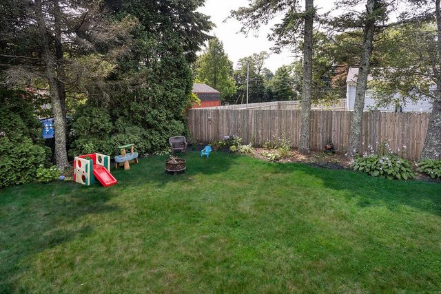 49 Evergreen Drive, Portsmouth, RI 02871