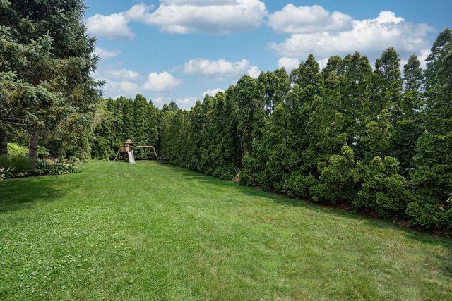 49 Evergreen Drive, Portsmouth, RI 02871