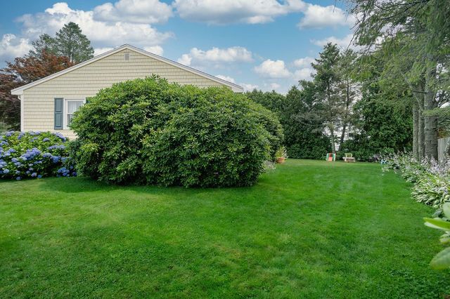 49 Evergreen Drive, Portsmouth, RI 02871