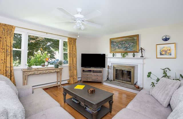 49 Evergreen Drive, Portsmouth, RI 02871