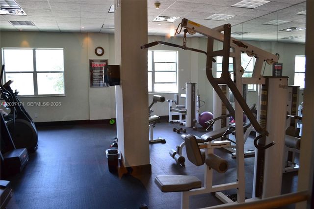 401 69th St 1013, Miami Beach, FL 33141