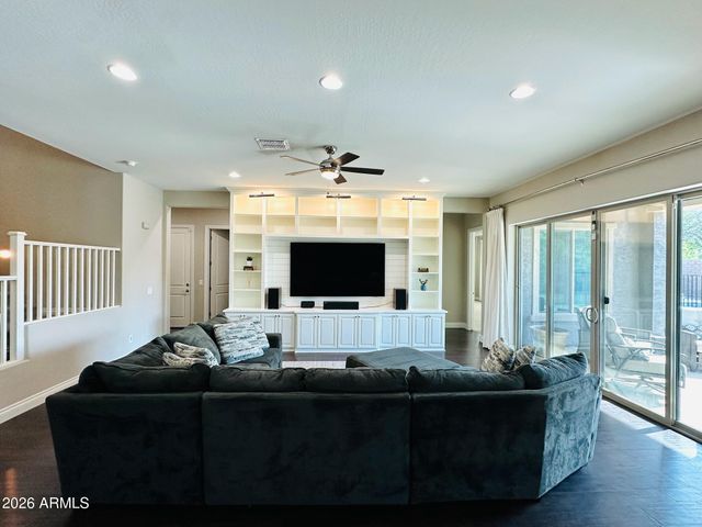 4912 S CENTRIC Way, Mesa, AZ 85212
