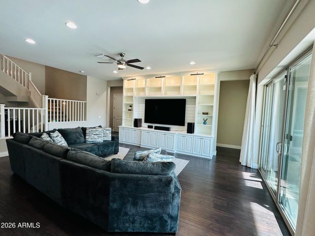 4912 S CENTRIC Way, Mesa, AZ 85212