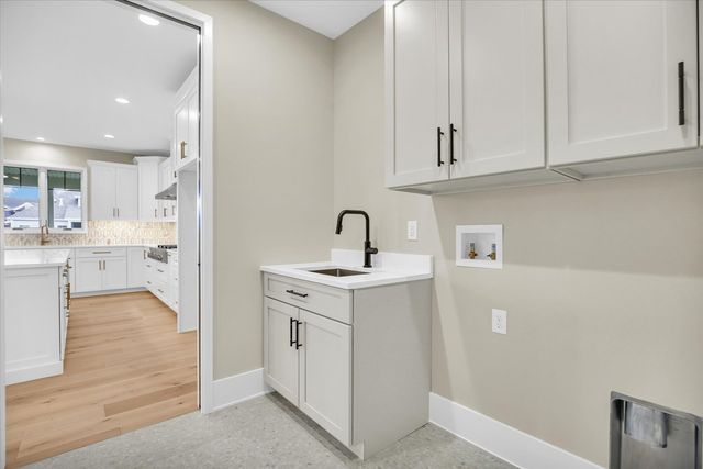 2709 Castlerock Drive, Urbana, IL 61802