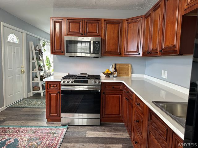 136 Vicksburg Avenue, Tonawanda, NY 14150