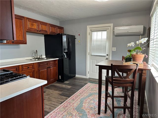 136 Vicksburg Avenue, Tonawanda, NY 14150