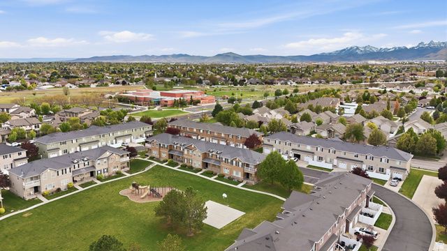 5176 W DOVE CREEK LN, West Jordan, UT 84081