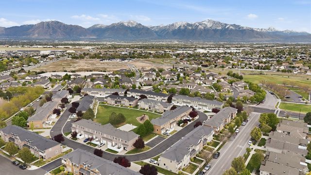 5176 W DOVE CREEK LN, West Jordan, UT 84081