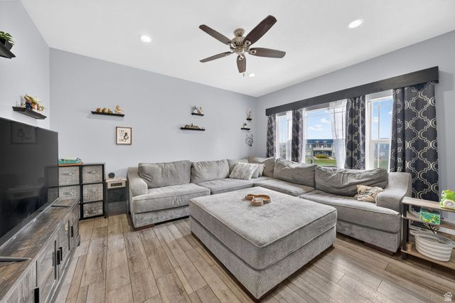 5176 W DOVE CREEK LN, West Jordan, UT 84081