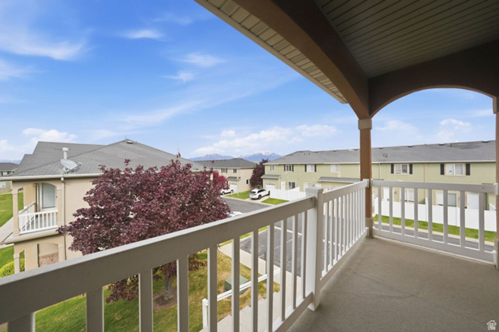 Image 21 of property listing at 5176 W DOVE CREEK LN, West Jordan, UT 84081