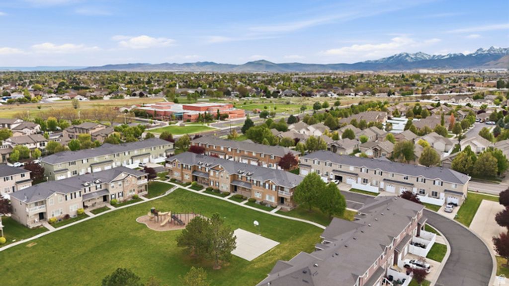 Image 22 of property listing at 5176 W DOVE CREEK LN, West Jordan, UT 84081