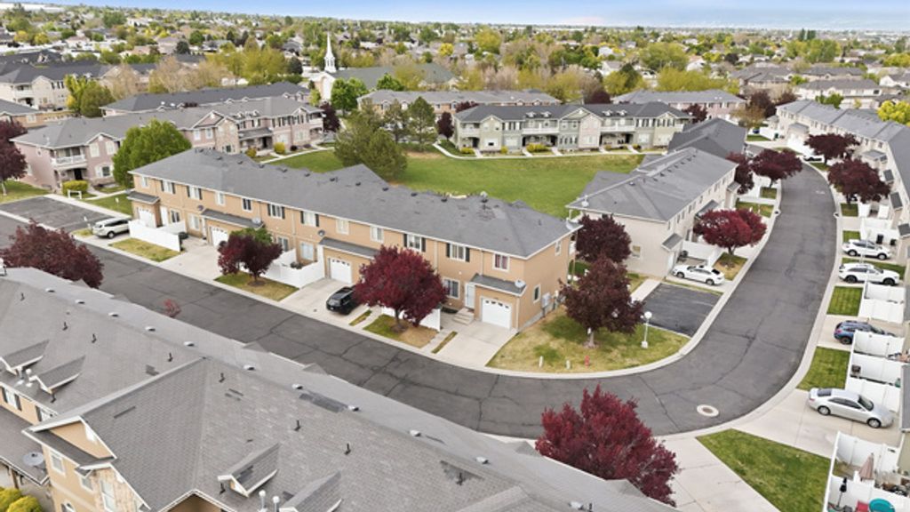 Image 26 of property listing at 5176 W DOVE CREEK LN, West Jordan, UT 84081