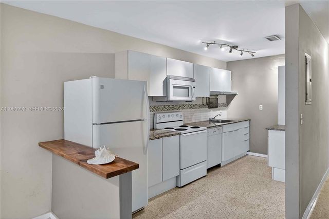 8640 NE 2nd Ave, El Portal, FL 33138