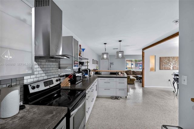 8640 NE 2nd Ave, El Portal, FL 33138