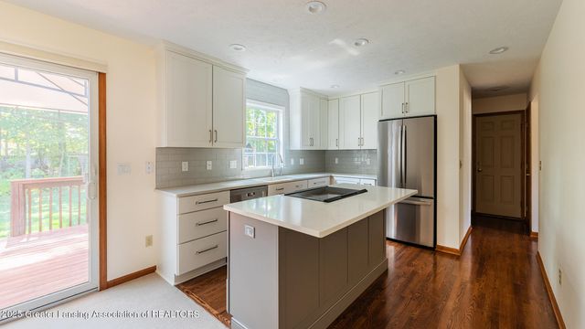 708 Fieldview Drive, Grand Ledge, MI 48837