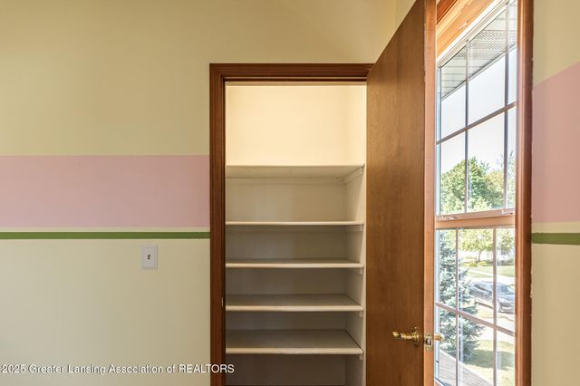 708 Fieldview Drive, Grand Ledge, MI 48837