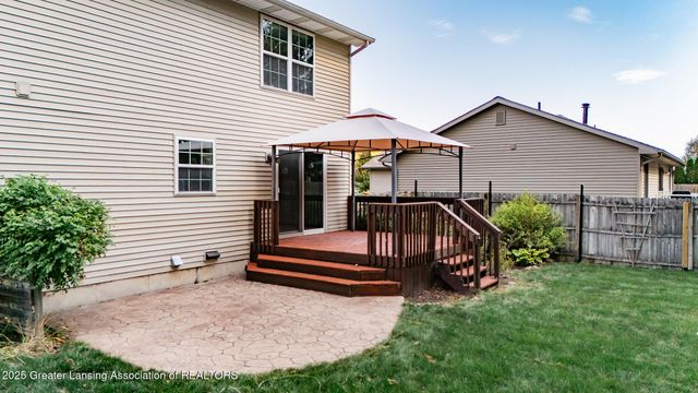 708 Fieldview Drive, Grand Ledge, MI 48837