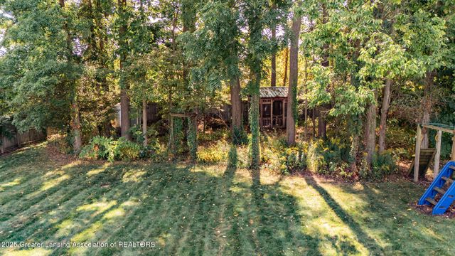 708 Fieldview Drive, Grand Ledge, MI 48837