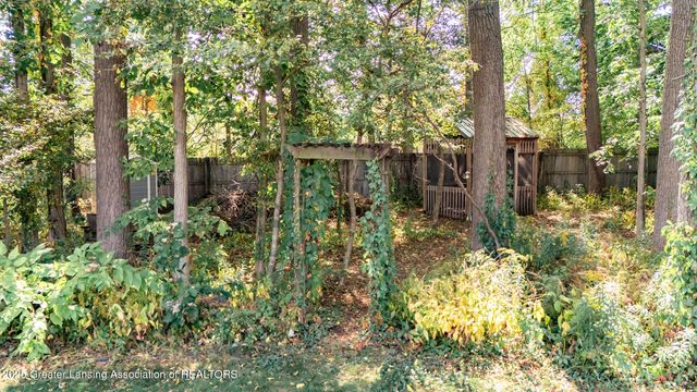 708 Fieldview Drive, Grand Ledge, MI 48837