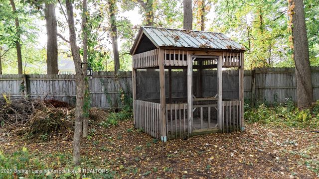 708 Fieldview Drive, Grand Ledge, MI 48837