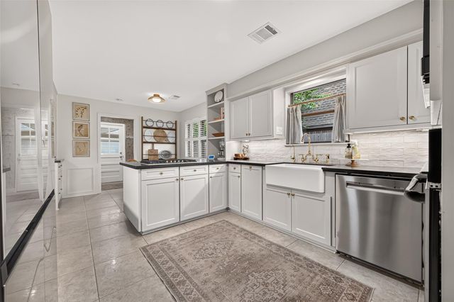 11423 Highgrove Drive, Houston, TX 77077