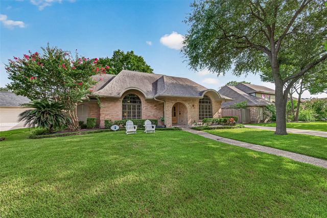11423 Highgrove Drive, Houston, TX 77077