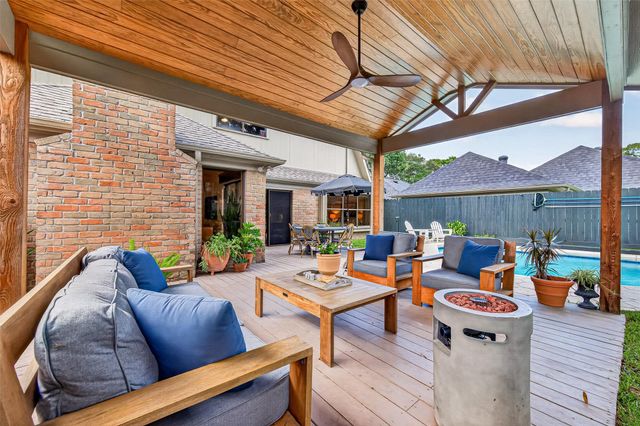 11423 Highgrove Drive, Houston, TX 77077