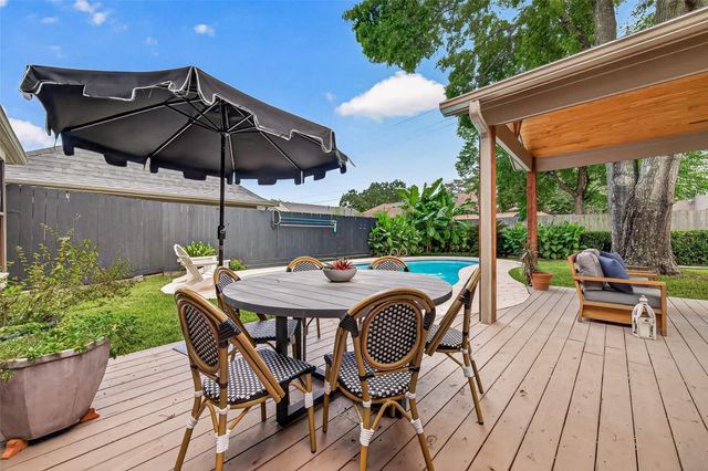 11423 Highgrove Drive, Houston, TX 77077