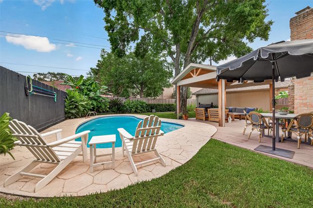 11423 Highgrove Drive, Houston, TX 77077